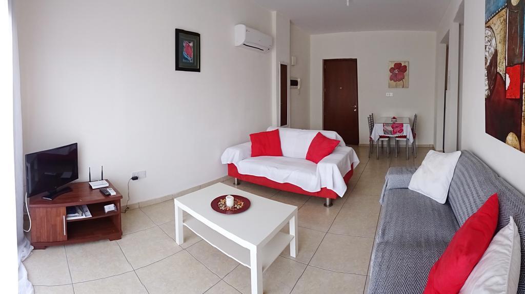 Melpo Court Apartment Geroskipou Exterior photo