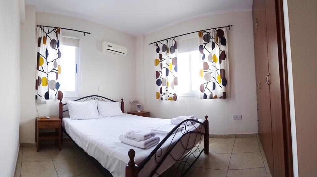 Melpo Court Apartment Geroskipou Exterior photo